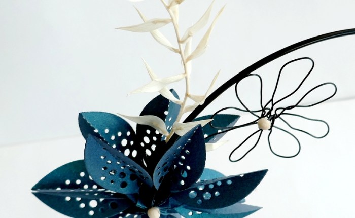 DT Farbton Papier : Couronne décorative, fleur et papier et fleur en fil de fer