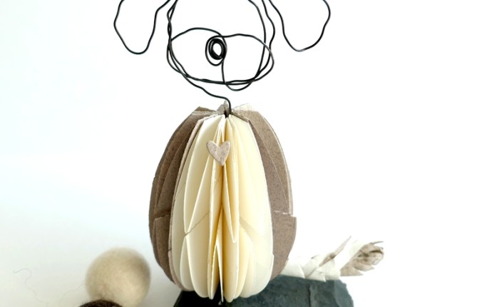 DT Farbton Papier : Un chien mignon en fil de fer et papier.