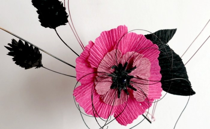 DT Farbton Papier : Cœur en fil de fer et fleur en papier.