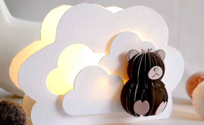 Dans les nuages (Déco chambre de bébé)