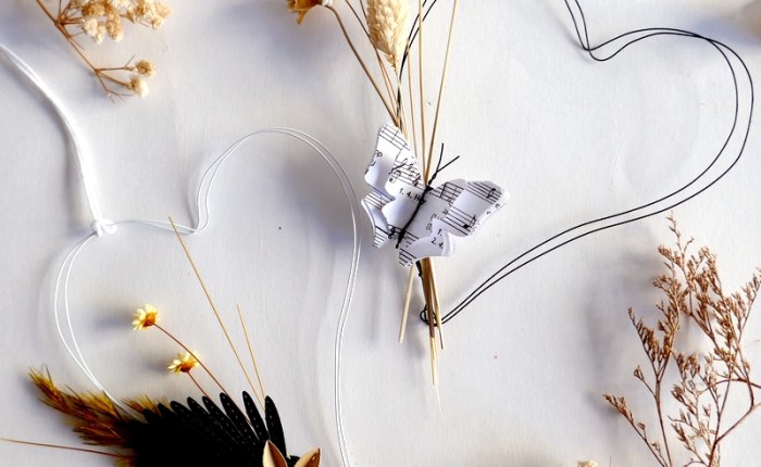 DT Farbton Papier : Petits coeurs à suspendre.