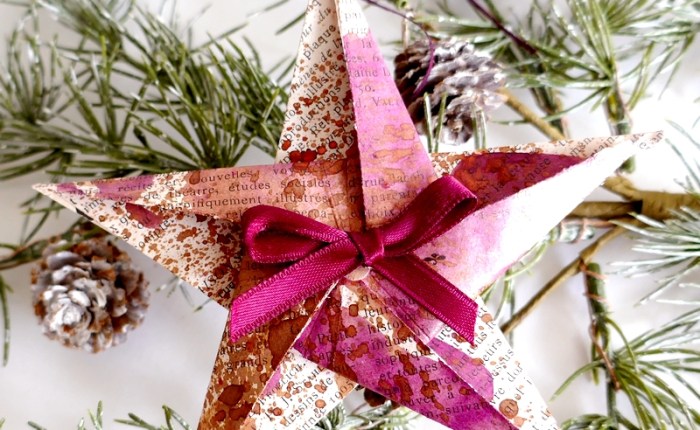Farbton Papier : Des étoiles baroques pour le sapin .